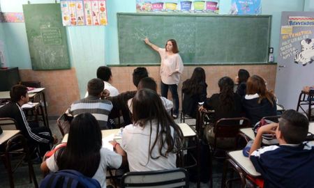 Bajó el abandono escolar en Argentina. Santa Fe se ubica en la posición 14. Bajó el abandono escolar en Argentina. Santa Fe se ubica en la posición 14.