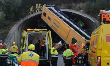 Un accidente de un colectivo en España dejó a 47 personas heridas y tres en estado grave. Un accidente de un colectivo en España dejó a 47 personas heridas y tres en estado grave.