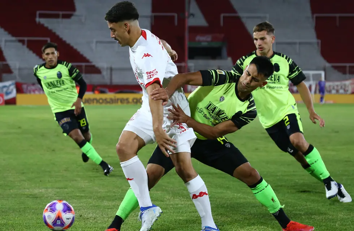 Huracán recibe a Barracas Central este lunes desde las 21. Huracán recibe a Barracas Central este lunes desde las 21.