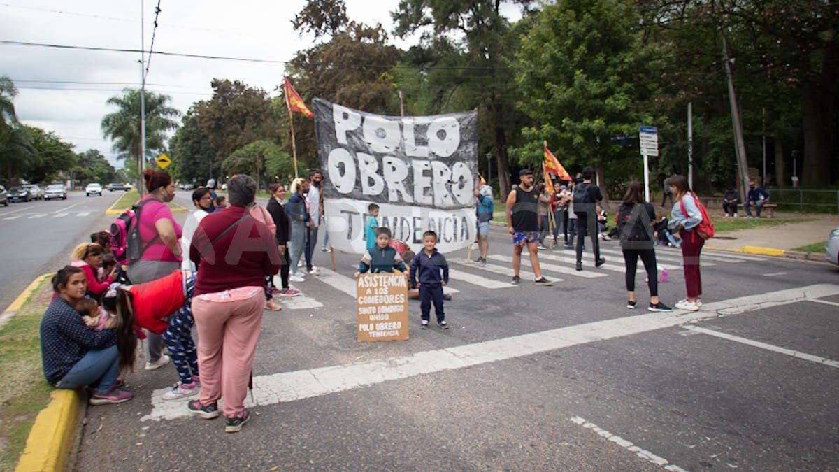 Organizaciones sociales se manifestaron frente al Ministerio de Desarrollo Social