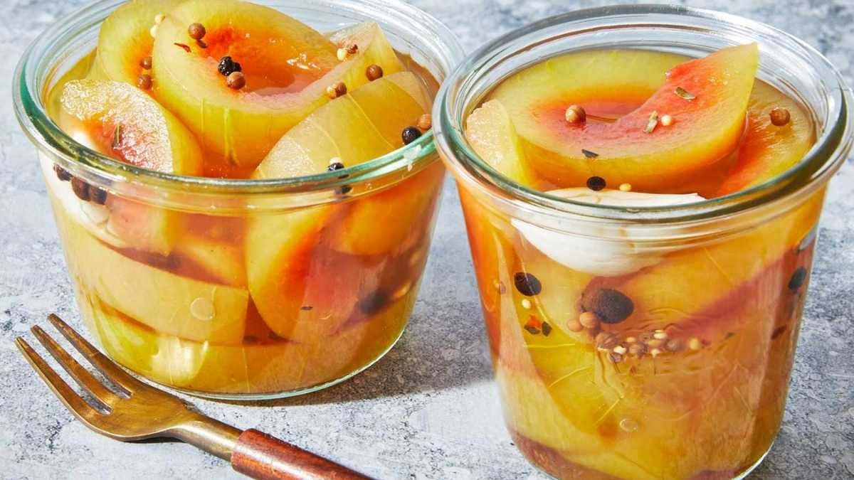 Los pickles de cáscara de sandía son fáciles, baratos y sorprendentemente ricos.