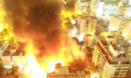 Incendio en una distribuidora mayorista de Mar del Plata Incendio en una distribuidora mayorista de Mar del Plata