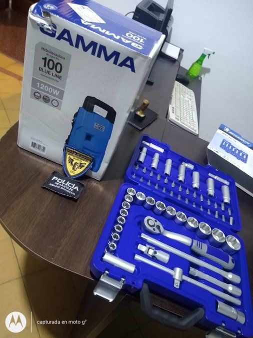 Una hidrolavadora y otras herramientas fueron encontradas en la vía pública