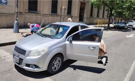 El momento en que los ladrones fueron detenidos tras la saga de robos. El momento en que los ladrones fueron detenidos tras la saga de robos.