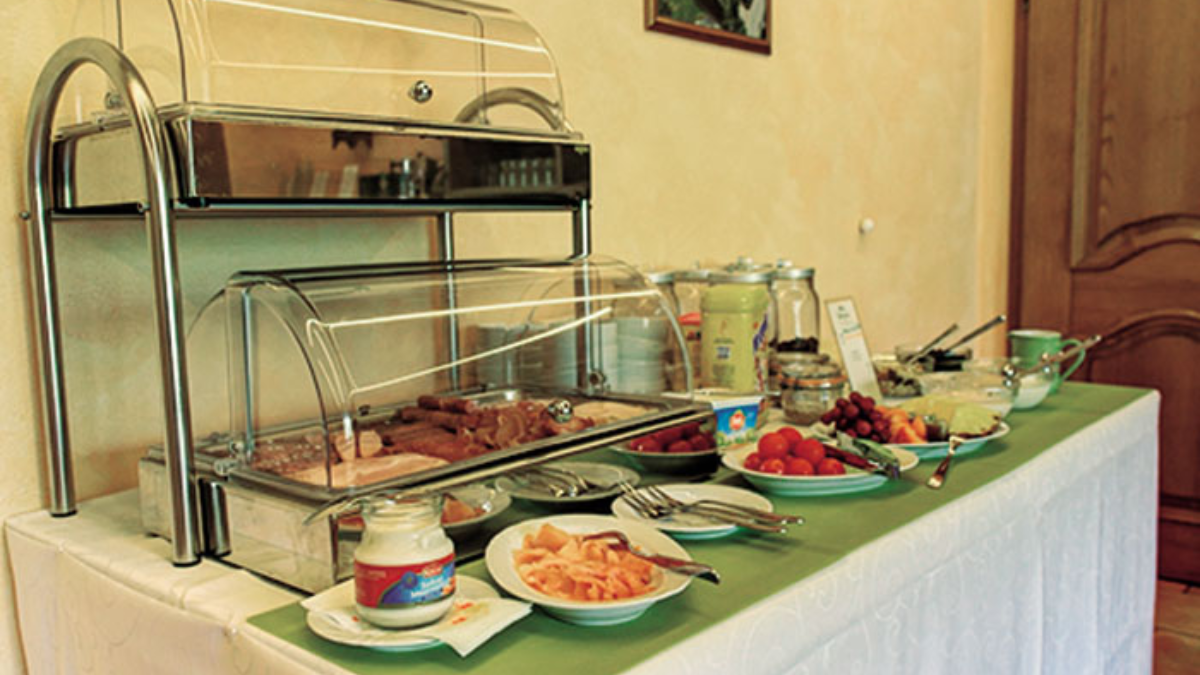 La indignante respuesta de un hotel a una huésped que les preguntó por el desayuno