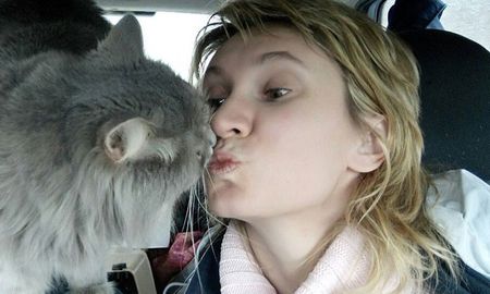 Un gato salva del coma y una posible muerte a su dueña embarazada