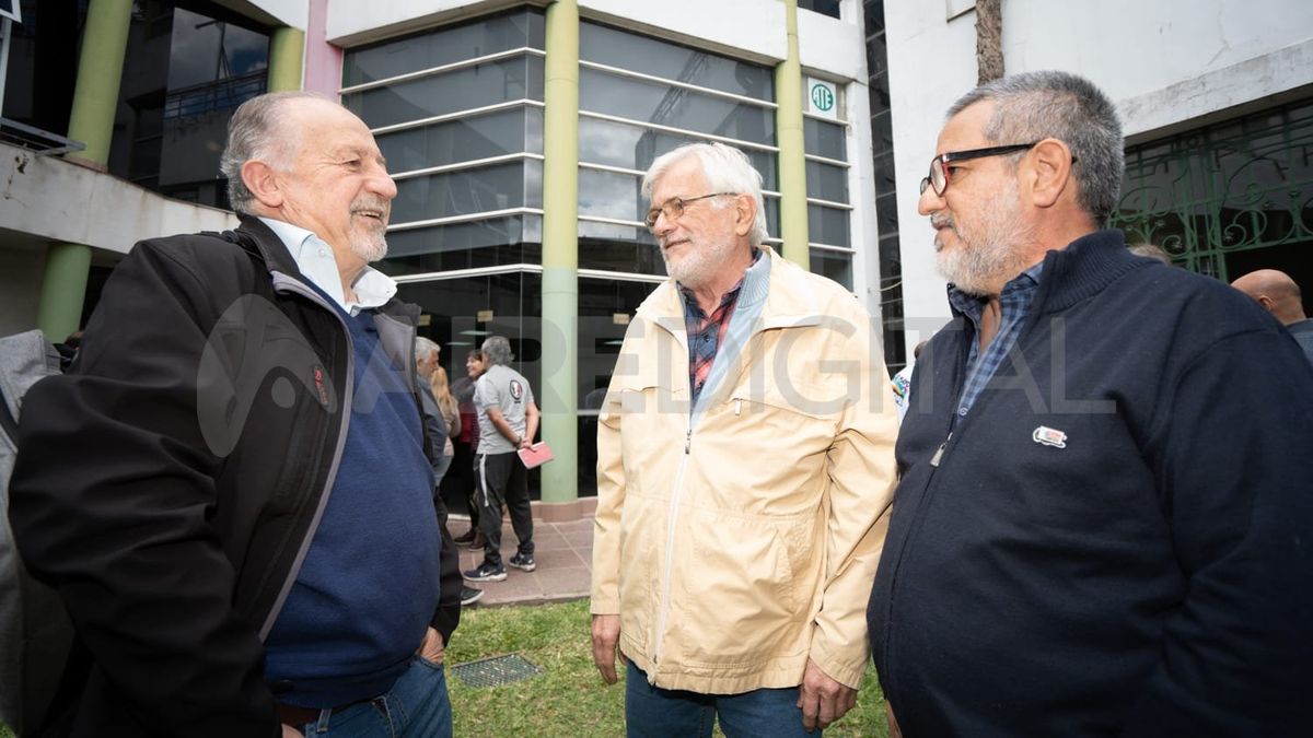 Hugo Yasky, Jorge Hoffman y José Testoni juntos en el plenario provincial previo a las elecciones de la CTA.