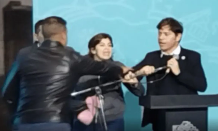 Kicillof fue increpado por una mujer en medio de un acto en Brandsen Kicillof fue increpado por una mujer en medio de un acto en Brandsen