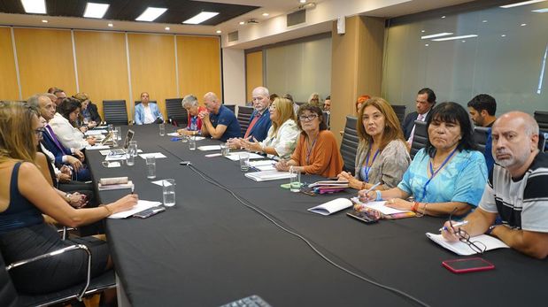 El Gobierno nacional presentó una propuesta de $650.000 como piso salarial, que fue rechazada por la Unión Docentes Argentinos.