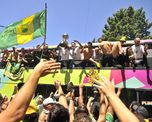 Defensa y Justicia regresó a Buenos Aires y fue recibido por una multitud que festejó la obtención de la Copa Sudamericana.
