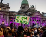 El aniversario de la primera marcha Ni Una Menos tiene este año un contexto de pandemia, por lo que las actividades se trasladan a Internet. El aniversario de la primera marcha Ni Una Menos tiene este año un contexto de pandemia, por lo que las actividades se trasladan a Internet.