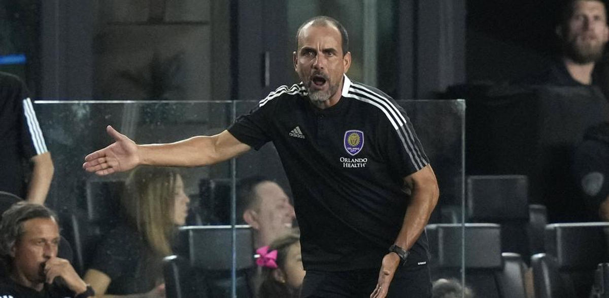 Óscar Pareja criticó la actuación arbitral. Óscar Pareja criticó la actuación arbitral.