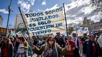 Los jubilados santafesinos perderán $37 mil millones mensuales en los próximos 12 meses