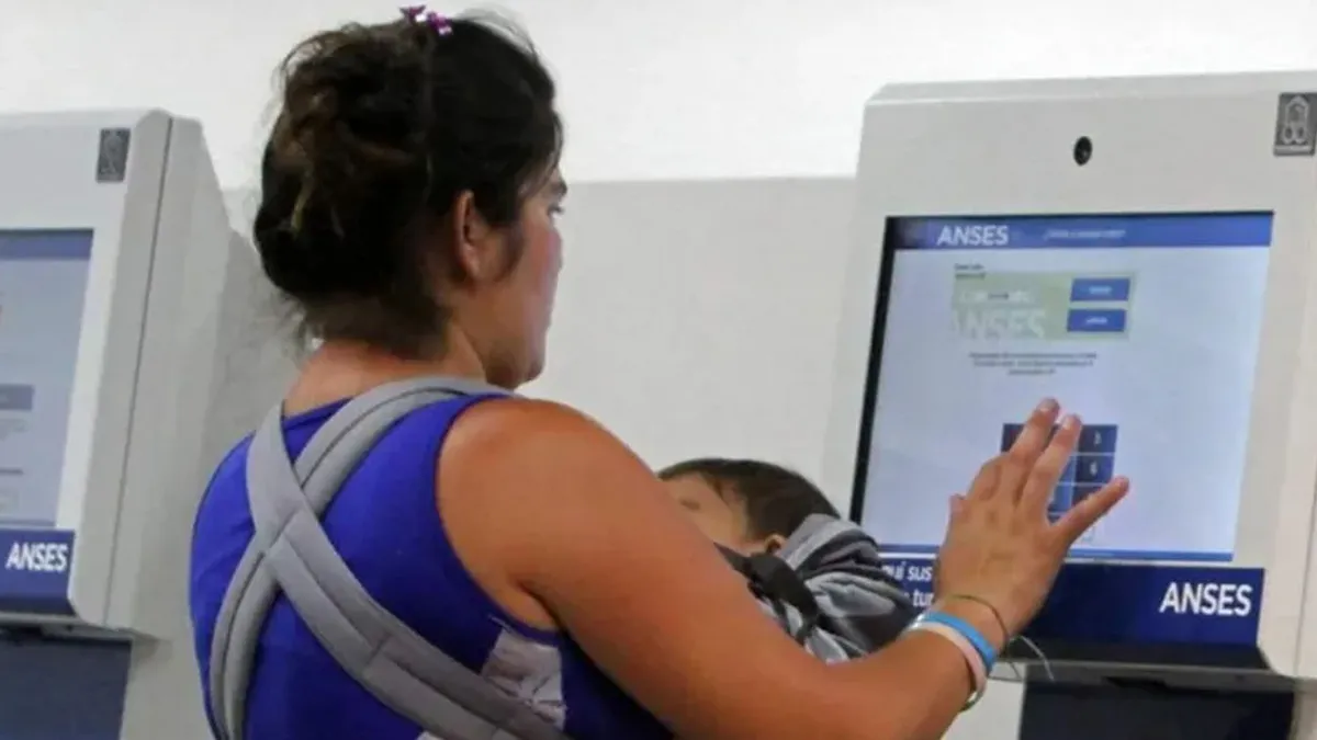 ATENCIÓN AUH y jubilados: cómo cambiar de banco para cobrar