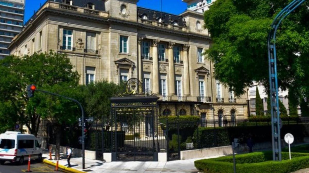 La sede diplomática ya había sido noticia el pasado miércoles cuando fueron detenidos dos ciudadanos sirios con documentación falsa.