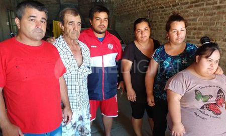Familiares de Victoria Fernández, la mujer fallecida. Familiares de Victoria Fernández, la mujer fallecida.