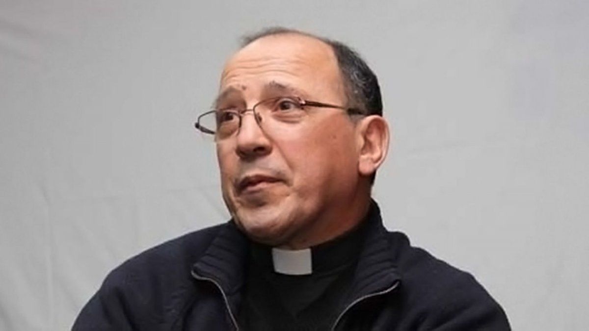 El papa Francisco nombró este jueves al sacerdote argentino Alejandro Bunge como nuevo responsable de la oficina de personal del Vaticano