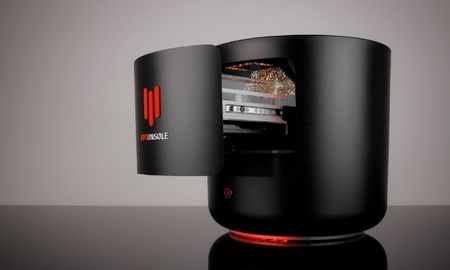KFC anunció que lanzará una consola que calienta el pollo mientras jugamos. KFC anunció que lanzará una consola que calienta el pollo mientras jugamos.
