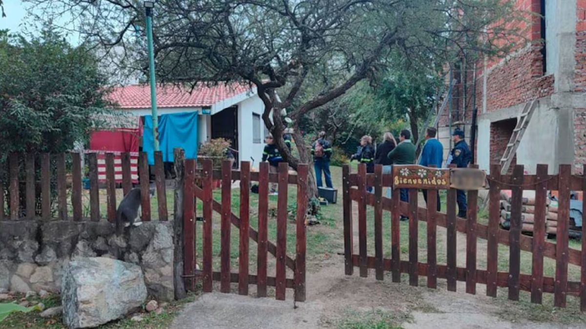 El hombre asesinó a su pareja de un disparo y escondió el cuerpo en una camioneta. El hombre asesinó a su pareja de un disparo y escondió el cuerpo en una camioneta.