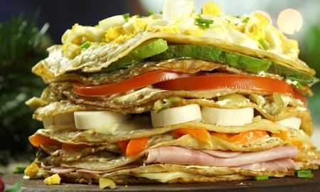 Todos los detalles para hacer una torre de panqueques de la mano de Cocineros Argentinos. Todos los detalles para hacer una torre de panqueques de la mano de Cocineros Argentinos.