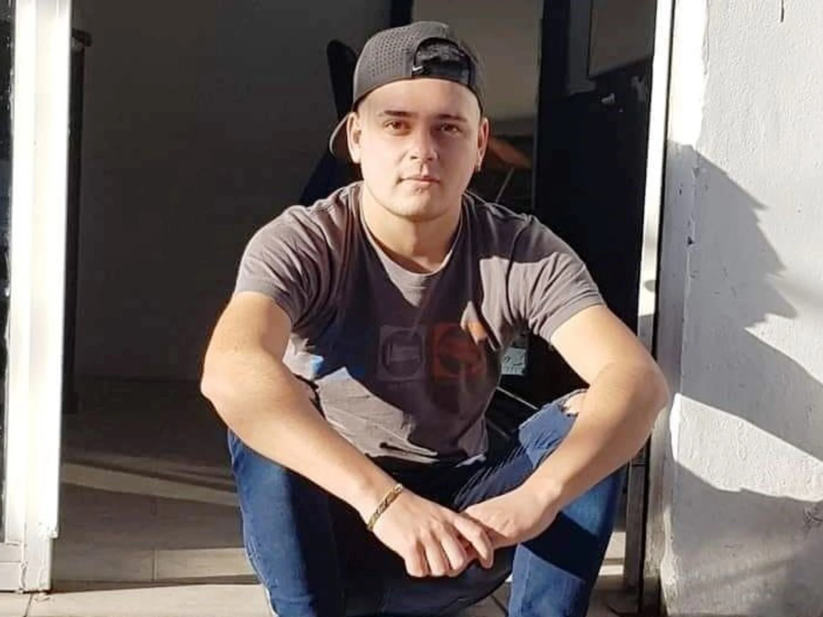 El joven barbero asesinado fue identificado como Agustín Juares, de 24 años.