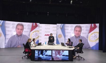 En diálogo con el periodista Luis Mino en Aire de Santa Fe, el senador nacional por Santa Fe y hombre de extrema confianza de Perotti, Roberto Mirabella dio a conocer los primeros lineamientos políticos del nuevo sector. En diálogo con el periodista Luis Mino en Aire de Santa Fe, el senador nacional por Santa Fe y hombre de extrema confianza de Perotti, Roberto Mirabella dio a conocer los primeros lineamientos políticos del nuevo sector.