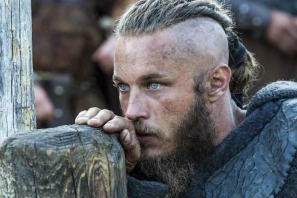 Travis Fimmel protagonizará “Zone 414”, una película de ciencia ficción