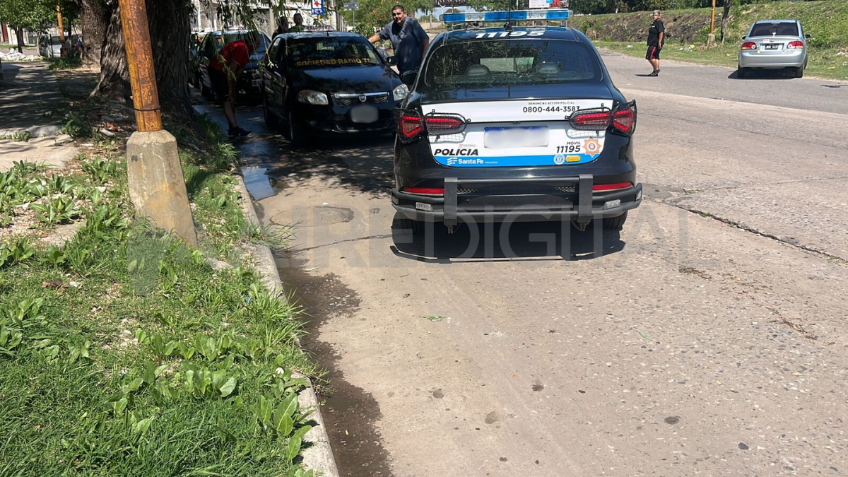 Tras el asalto, los compañeros de Patricia y personal policial acudieron a Lamadrid y Naciones Unidas. Tras el asalto, los compañeros de Patricia y personal policial acudieron a Lamadrid y Naciones Unidas.