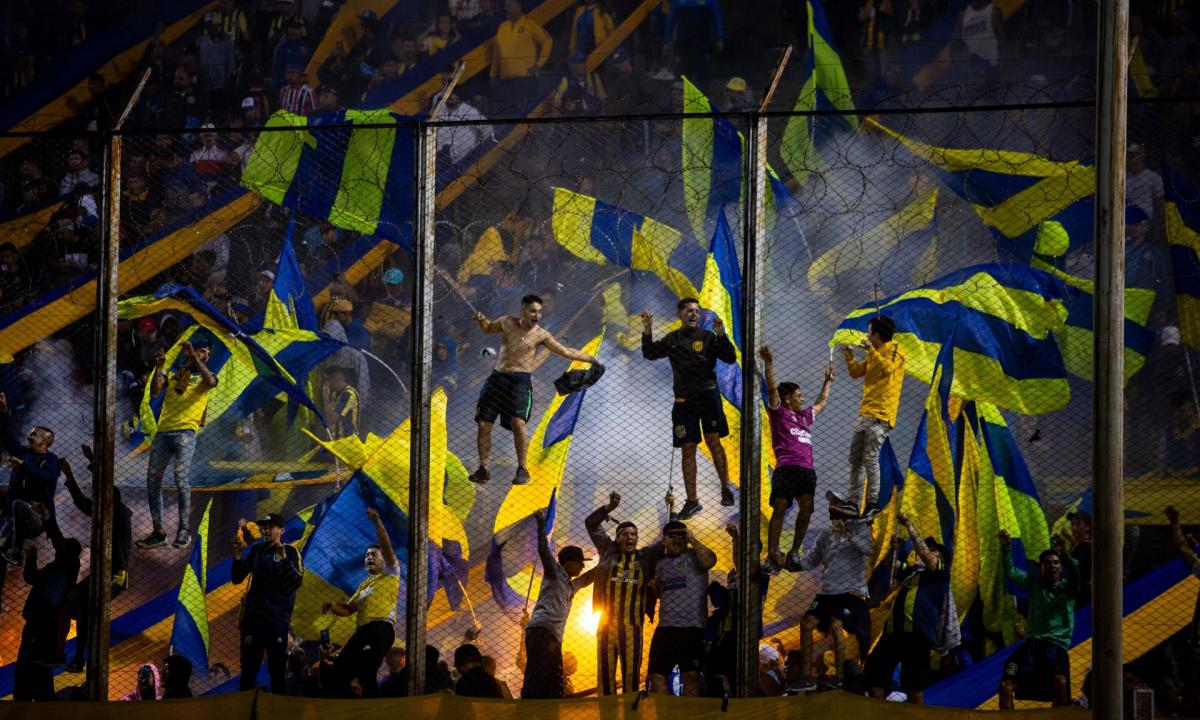 El cruce entre Rosario Central y Racing se disputó en el estadio Padre Martearena de la provincia de Salta. El cruce entre Rosario Central y Racing se disputó en el estadio Padre Martearena de la provincia de Salta.