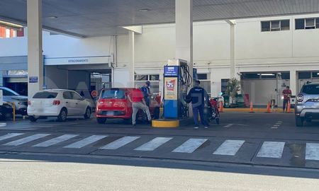 Desde la Cámara de Combustibles de Santa Fe se mostraron preocupados por la problemática y le pidieron paciencia a los automovilistas. Desde la Cámara de Combustibles de Santa Fe se mostraron preocupados por la problemática y le pidieron paciencia a los automovilistas.