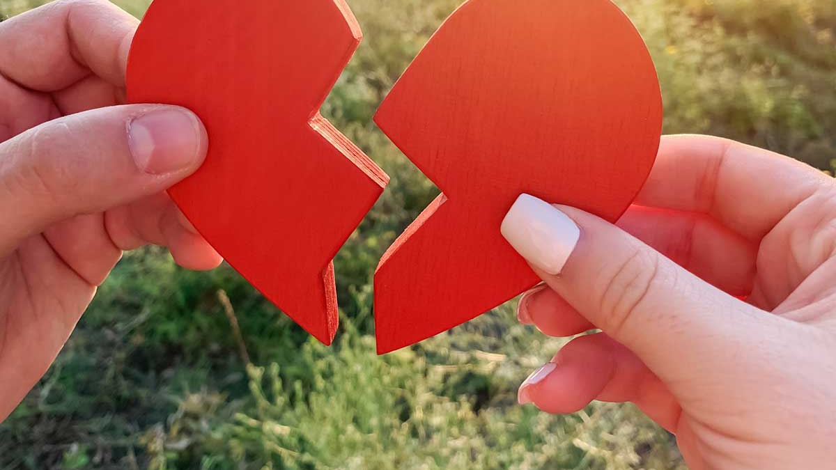 Los cinco signos que sufren por vivir atados a un amor imposible