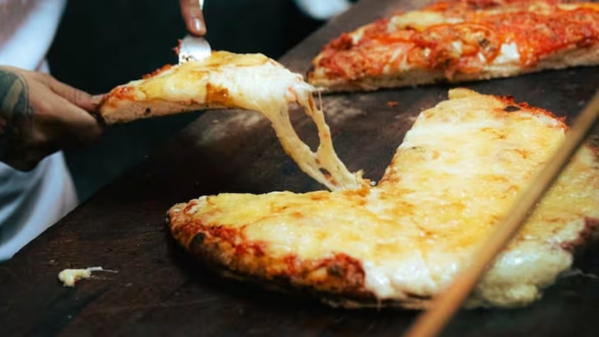 La pizza de muzzarella en Güerrín