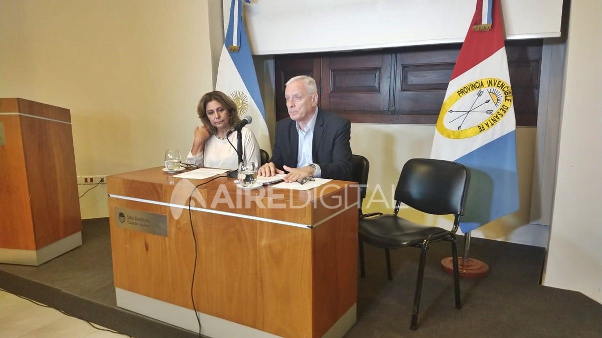 El ministro Carlos&nbsp;Parola y la secretaria de Salud