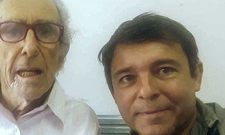 El femicida Ricardo Barreda junto a su biógrafo Pablo Marti, la única persona que lo visitaba en un geriátrico de la localidad de José C.Paz. El femicida Ricardo Barreda junto a su biógrafo Pablo Marti, la única persona que lo visitaba en un geriátrico de la localidad de José C.Paz.