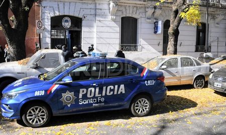 La Comisaría Quinta se encuentra ubicada en Italia 2153 de la ciudad de Rosario. La Comisaría Quinta se encuentra ubicada en Italia 2153 de la ciudad de Rosario.