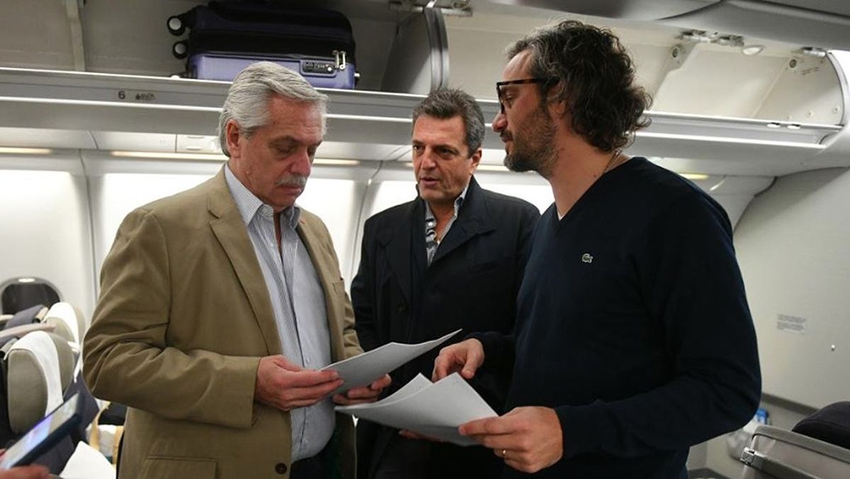 El diputado de Unión por la Patria Santiago Cafiero consideró que el gobierno de Javier Milei por tiene "un mejor manejo de la política" que el anterior de Alberto Fernández. El diputado de Unión por la Patria Santiago Cafiero consideró que el gobierno de Javier Milei por tiene "un mejor manejo de la política" que el anterior de Alberto Fernández.