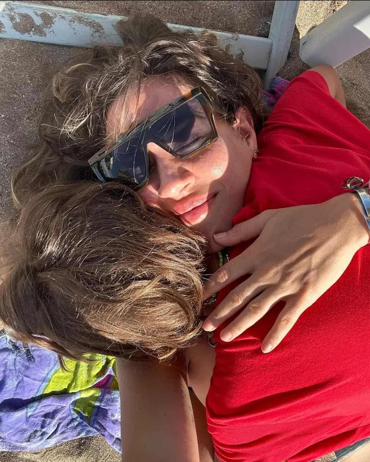 Jimena junto a su hijo. Jimena junto a su hijo.