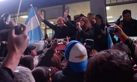 alicia kirchner encabezo una ?caminata de la victoria? en rio gallegos alicia kirchner encabezo una ?caminata de la victoria? en rio gallegos