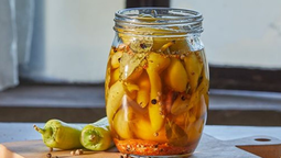 altText(Ajíes en vinagre en solo 4 pasos: la receta fácil y sencilla)}