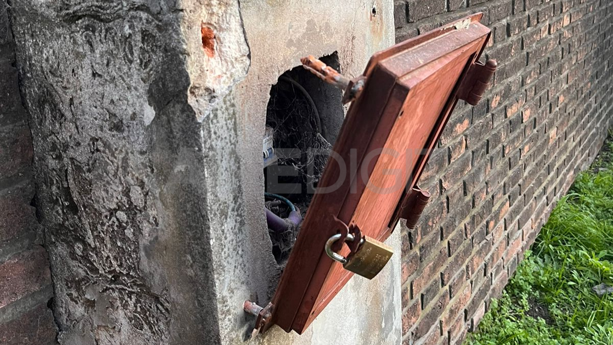 Robo de cables y destrozos en el sistema eléctrico en el centro de salud de barrio San Agustín.