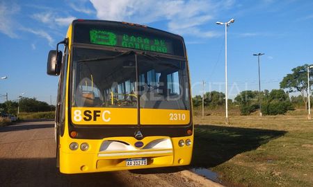 entraran los colectivos de la linea 8 a barrio centenario pero acompanados de patrulleros entraran los colectivos de la linea 8 a barrio centenario pero acompanados de patrulleros