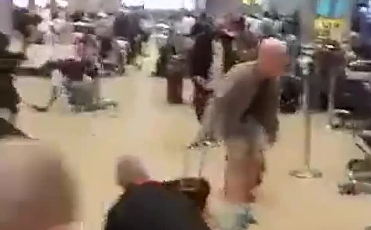Un grupo de turistas género pánico en el Aeropuerto de Israel.