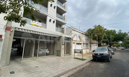 El edificio jaqueado por los delincuentes se encuentra en Hipólito Yrigoyen entre Francia y Saavedra. El edificio jaqueado por los delincuentes se encuentra en Hipólito Yrigoyen entre Francia y Saavedra.