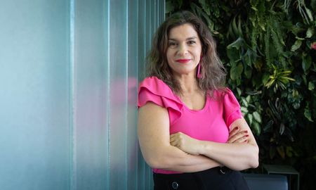 Dalia Gutmann celebra dos décadas haciendo humor y presenta Gutmanndalia, una experiencia única marcada por una mirada divertida y reflexiva sobre la vida cotidiana de las mujeres. Dalia Gutmann celebra dos décadas haciendo humor y presenta Gutmanndalia, una experiencia única marcada por una mirada divertida y reflexiva sobre la vida cotidiana de las mujeres.