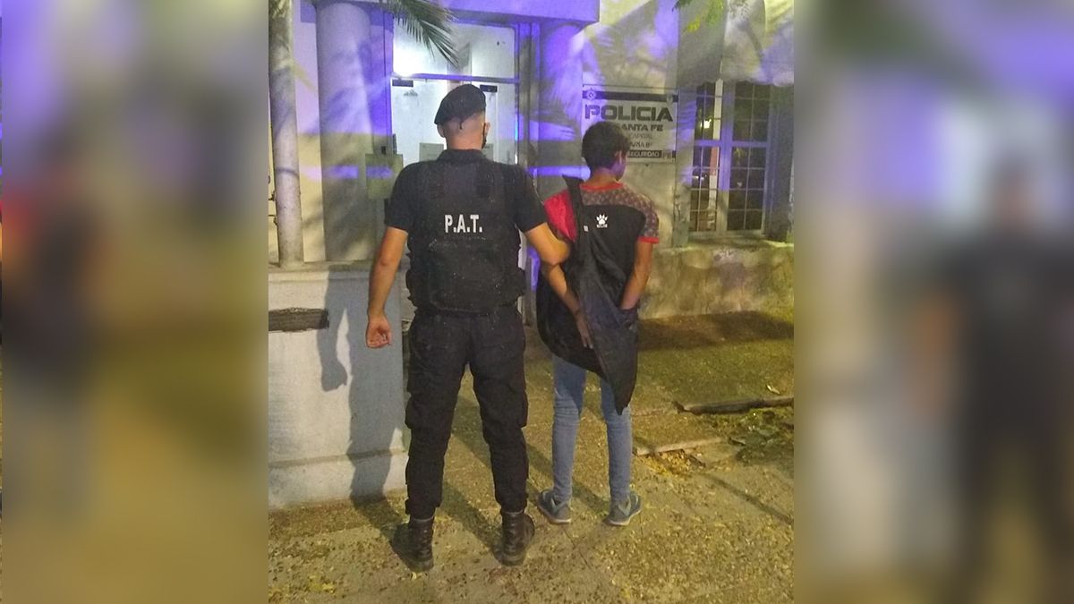 Caminaba por los techos de La Dominga cuando fue detenido