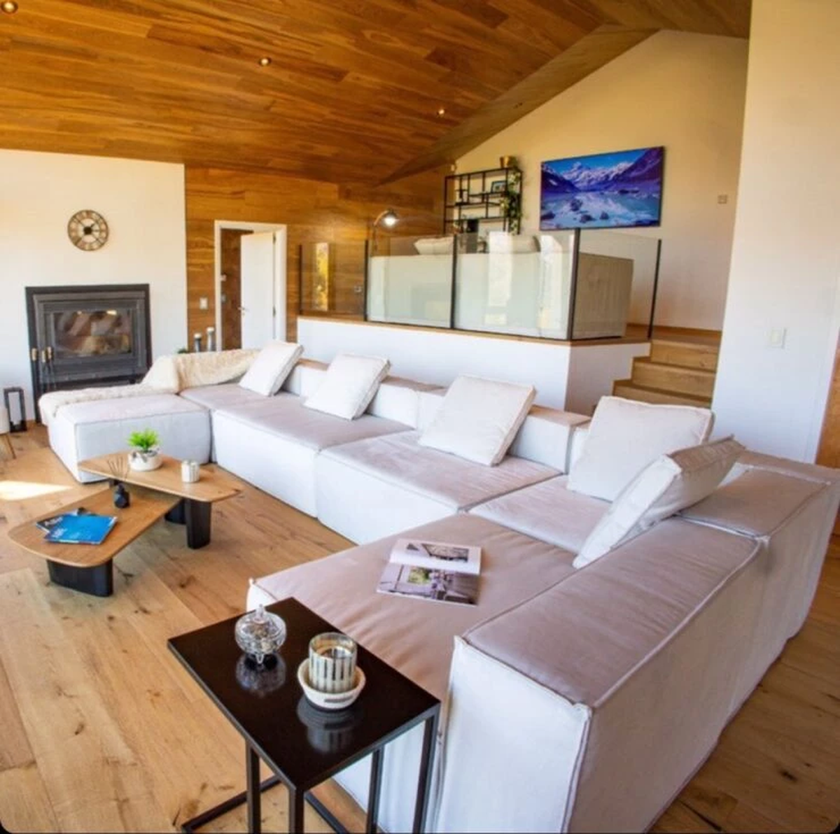 La soñada casa de Iván de Pineda en Bariloche. Fotos: gentileza @fontenla_ furniture. La soñada casa de Iván de Pineda en Bariloche. Fotos: gentileza @fontenla_ furniture.