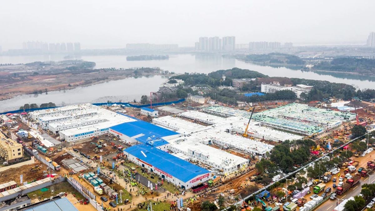 Coronavirus: China inaugura un hospital construido en 10 días en Wuhan, epicentro del brote