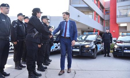 Chumpitaz pidió a Kicillof que copie el modelo de Santa Fe para combatir la inseguridad y el narcotráfico Chumpitaz pidió a Kicillof que copie el modelo de Santa Fe para combatir la inseguridad y el narcotráfico