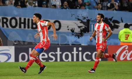 Joaquín Mosqueira marcó un golazo para el 1 a 0 de Unión contra Racing. Joaquín Mosqueira marcó un golazo para el 1 a 0 de Unión contra Racing.