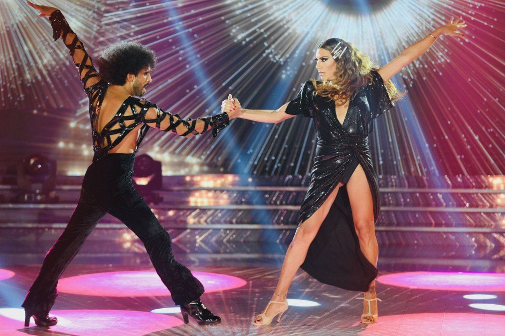 El bailarín Gabo Usandivaras y Florencia de la V en Showmatch 2019.